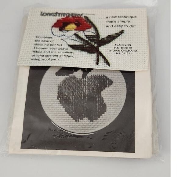 Longsstitchery Long stitch Kit Apple in a Ring Frame 3.5" - Picture 1 of 4